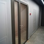 Алюминиевая дверь 1300×2200 мм.